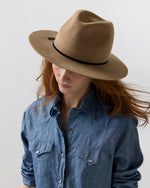 Load image into Gallery viewer, Luxe Amelia Hat in Camel/Black