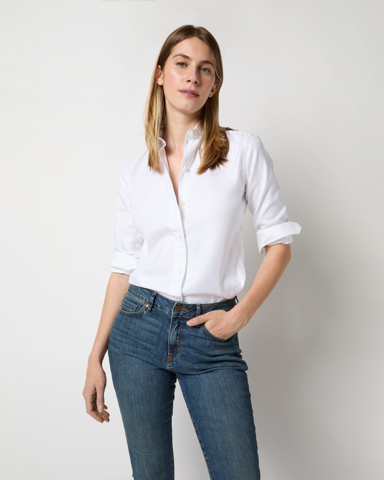 Icon Spread Shirt in White Roxford