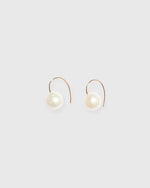 Load image into Gallery viewer, Girl with Pearl Earrings in Frost
