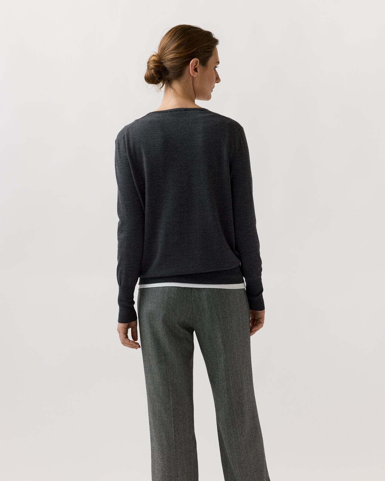Kate V-Neck Sweater in Heather Charcoal Escorial Wool