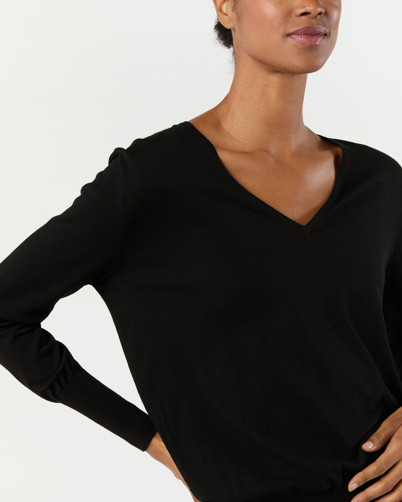 Kate V-Neck Sweater in Black Escorial Wool