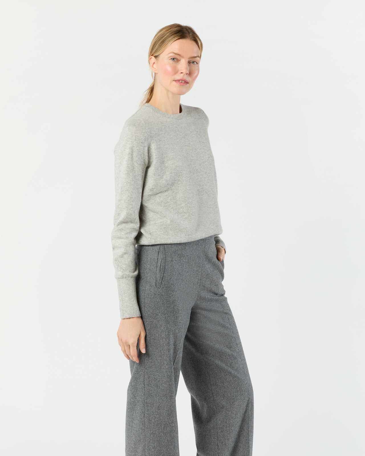 Kit Crewneck Sweater in Pale Heather Grey Cashmere