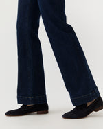 Load image into Gallery viewer, Kendall Flare 5-Pocket Jean in 1-Year Indigo Stretch Denim
