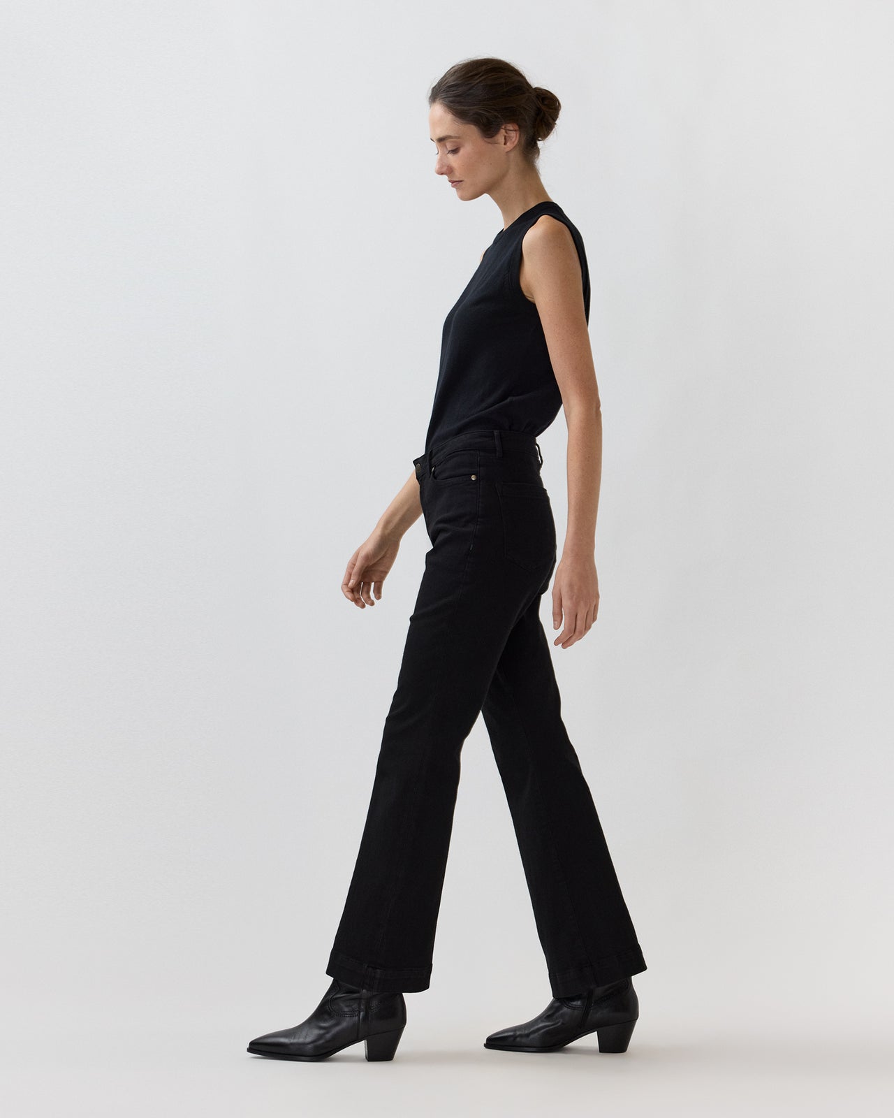 Kendall Flare 5-Pocket Jean in Black Stretch Denim