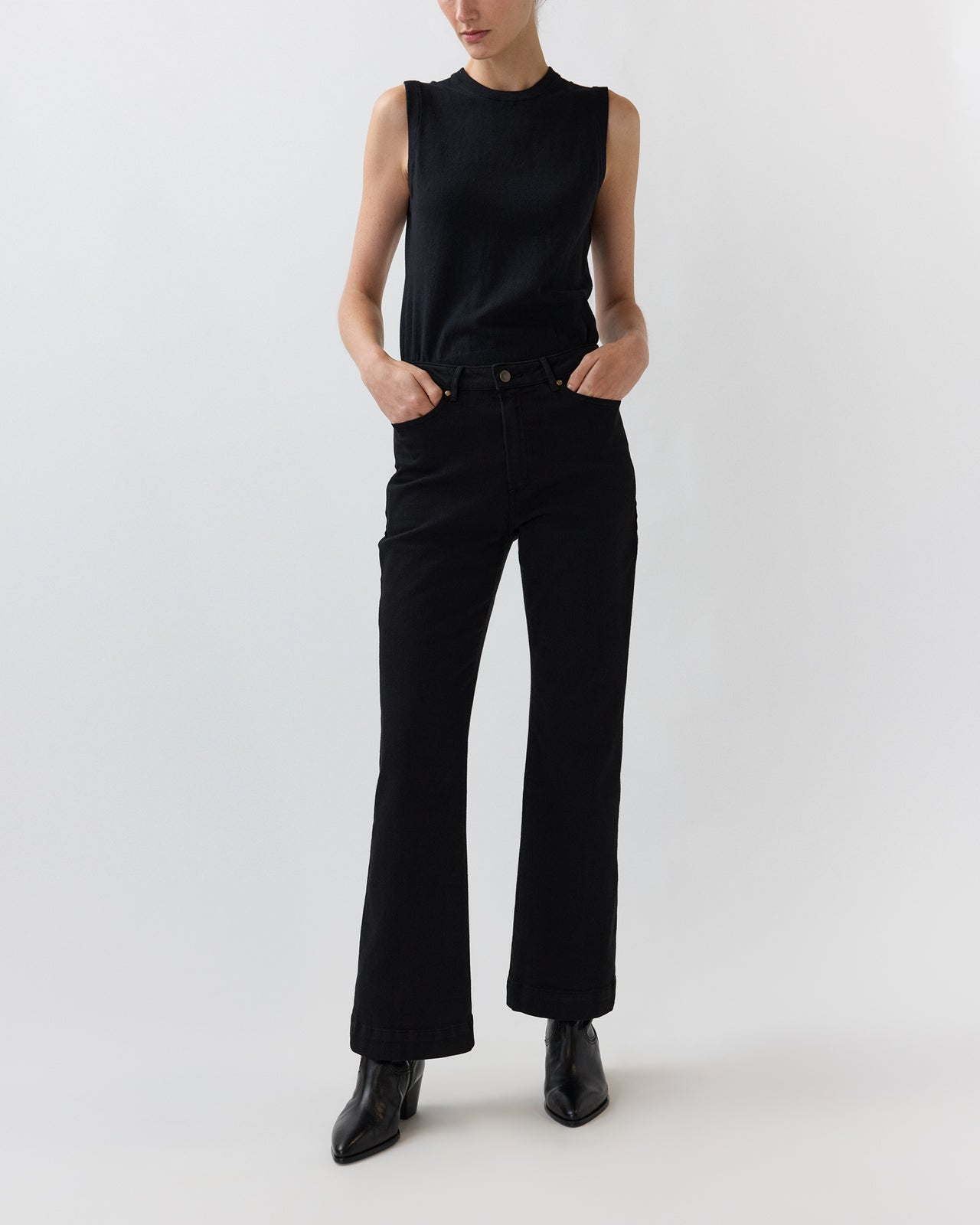Kendall Flare 5-Pocket Jean in Black Stretch Denim