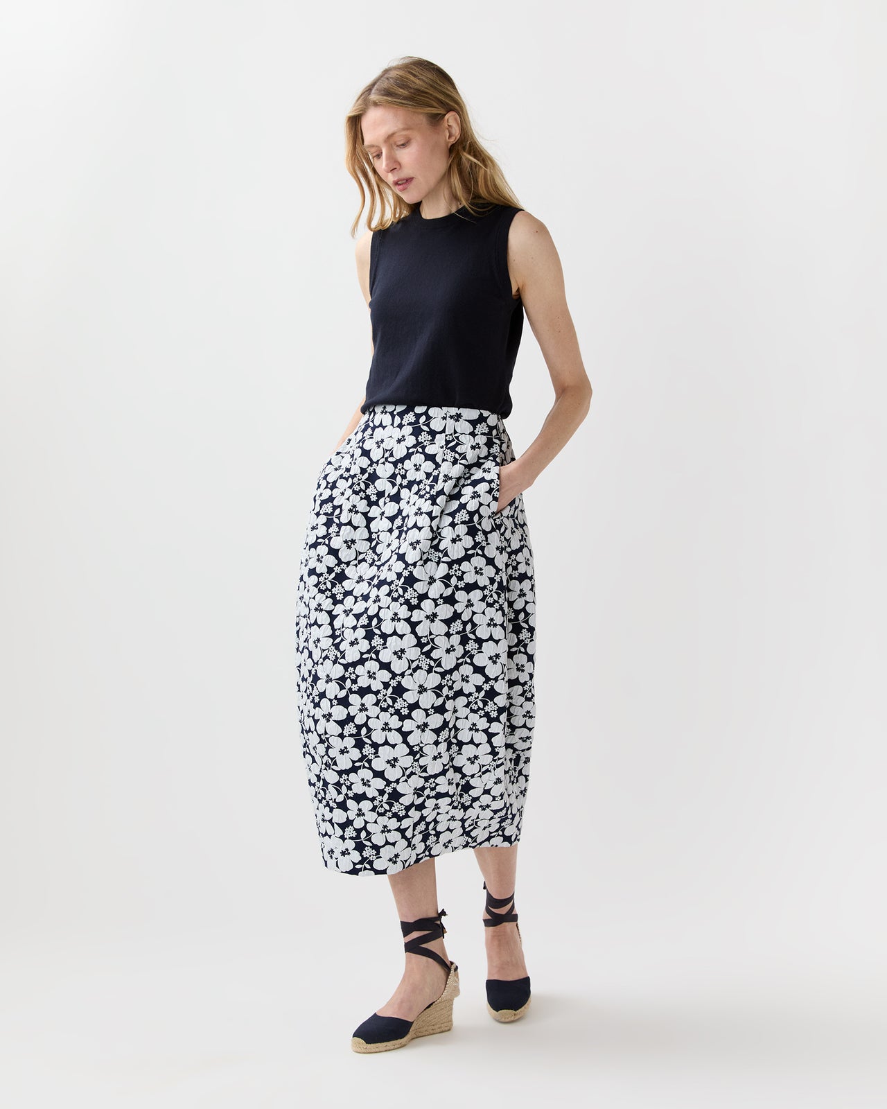 Belle Skirt in Navy/Pearl Floral Matelassé