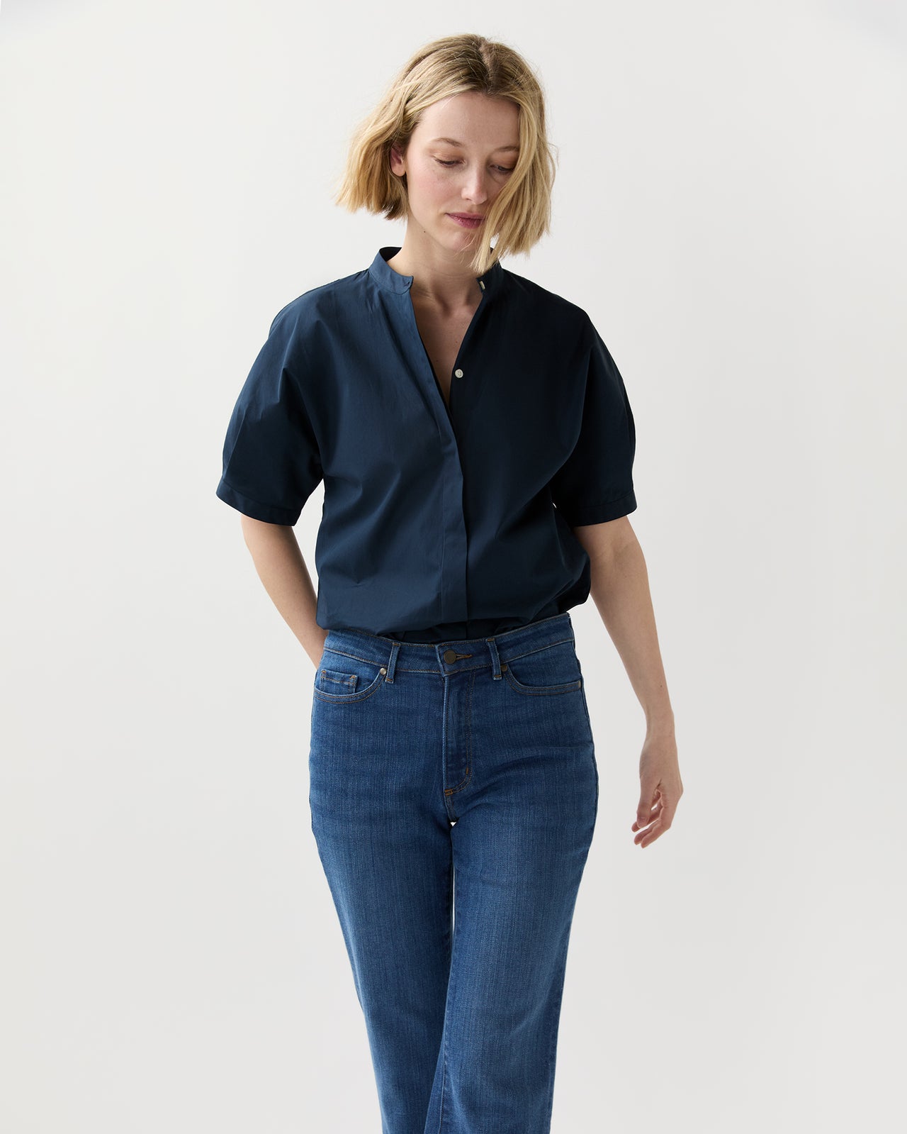 Perry Shirt in Navy Poplin