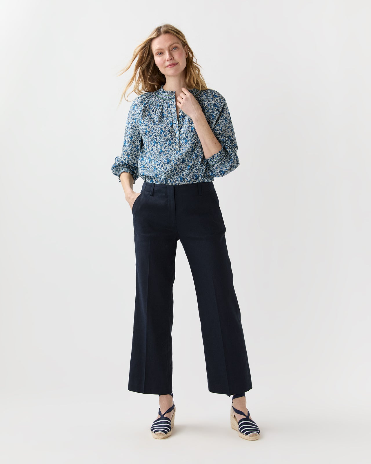Frankie Cropped Pant in Navy Stretch Cotolino
