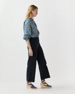 Load image into Gallery viewer, Frankie Cropped Pant in Navy Stretch Cotolino
