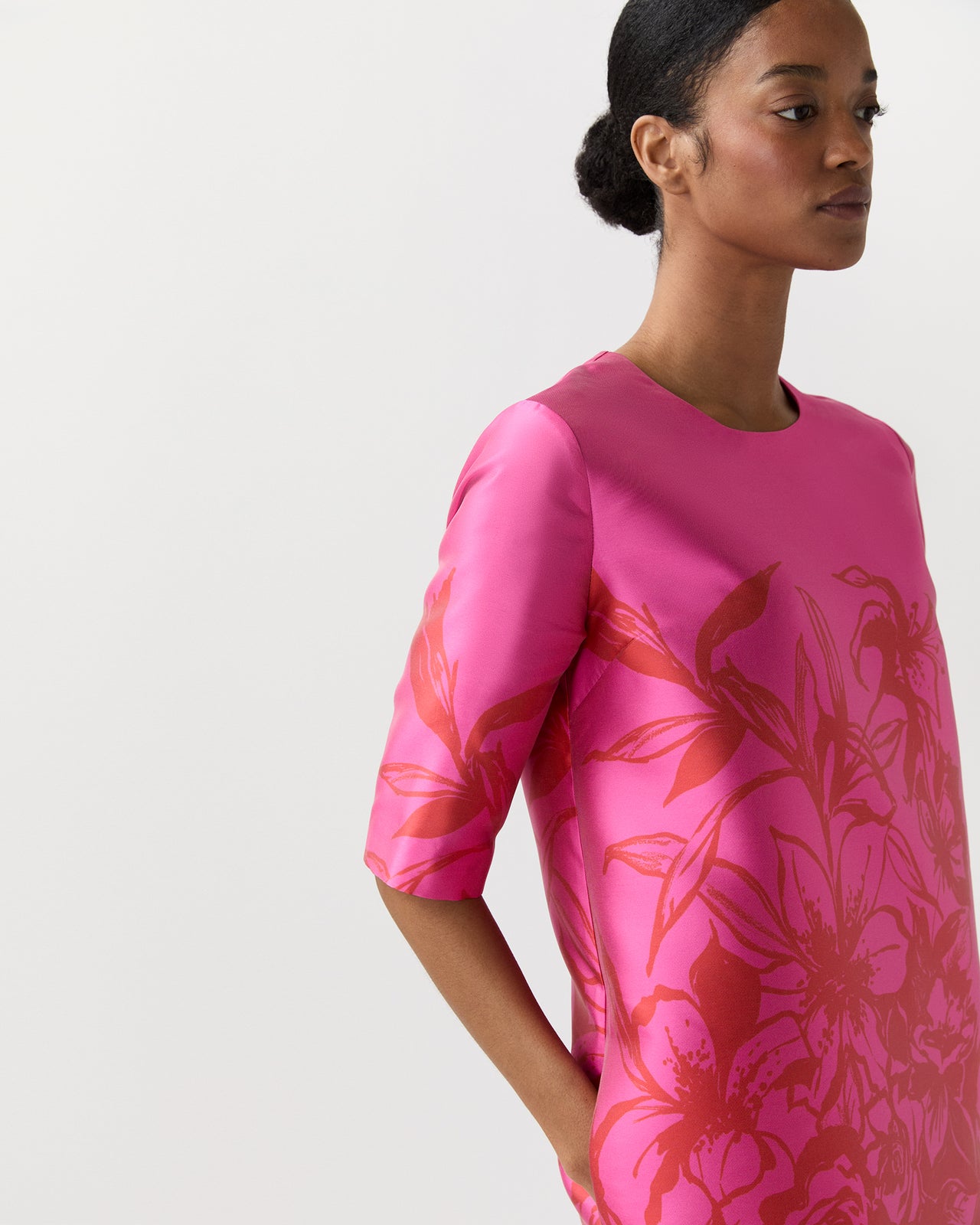 Short Paige Dress in Pink/Red Floral Printed Mikado