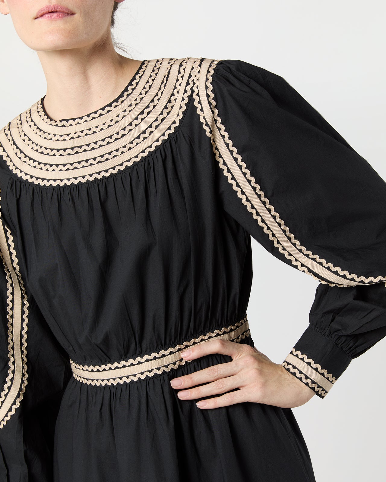 Fiora Dress in Noir