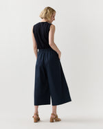 Load image into Gallery viewer, Drew Pant in Navy Cotton/Nylon Poplin
