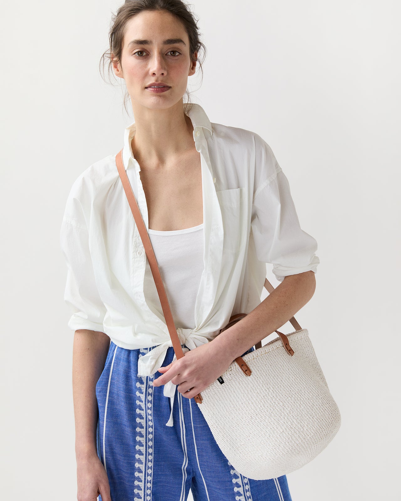 Small Kiondo Shopper Basket in White