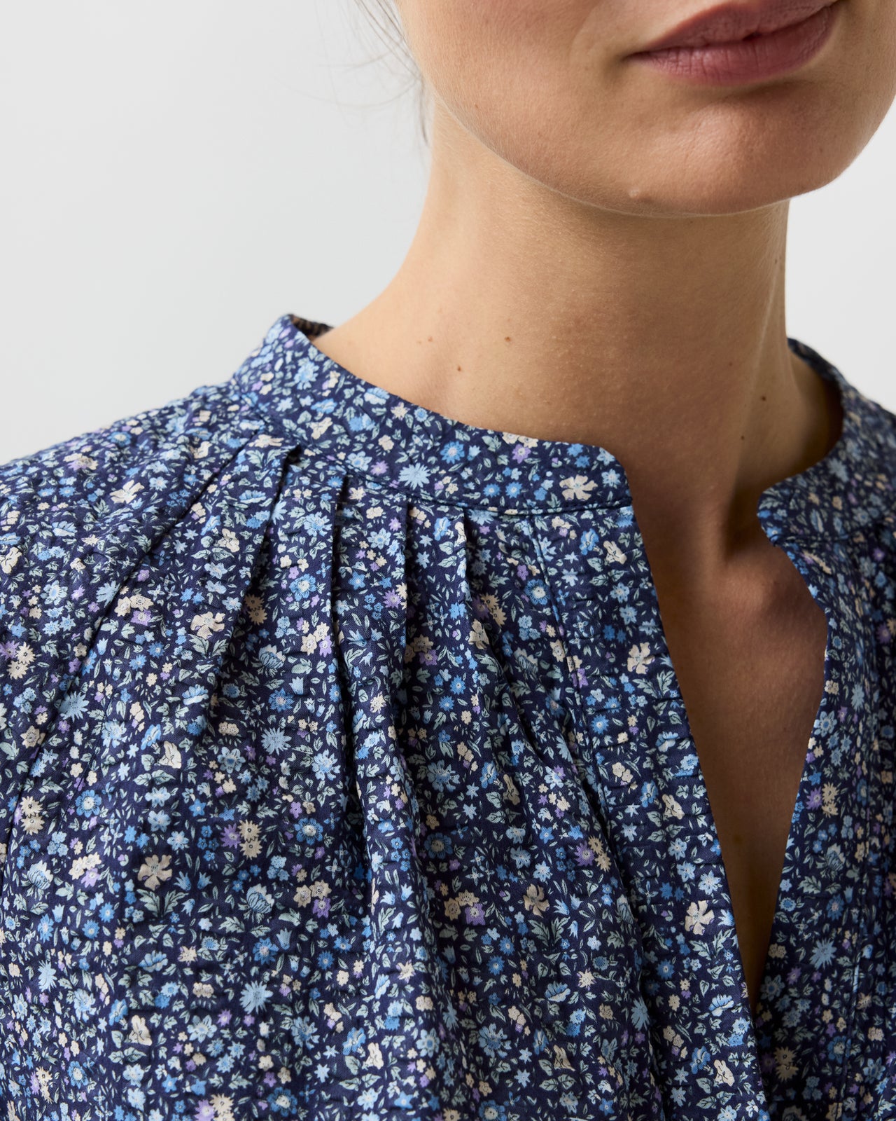 Sienna Top in Blue/Multi Small Floral Crinkle Cotton