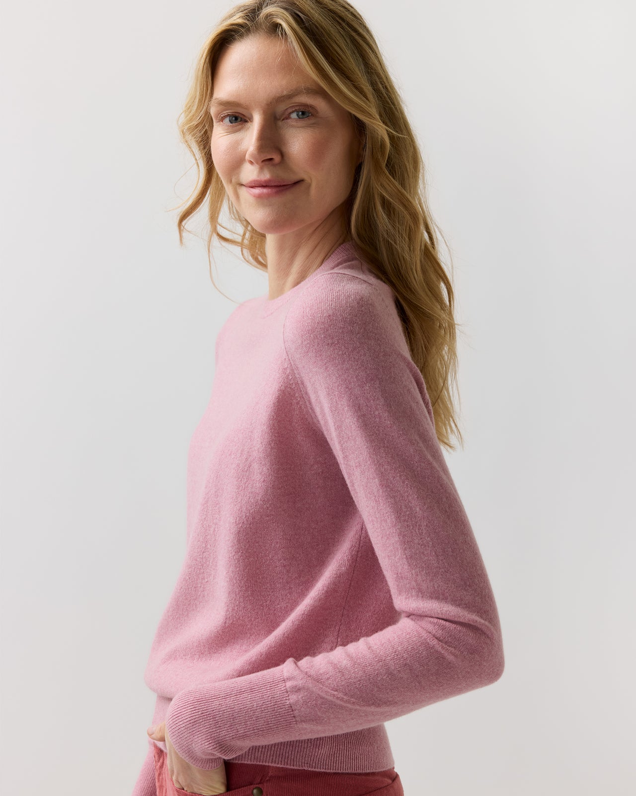 Kit Crewneck Sweater in Heather Cherry Cashmere