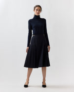 Load image into Gallery viewer, Kilt Skirt in Navy 3-Ply Plainweave
