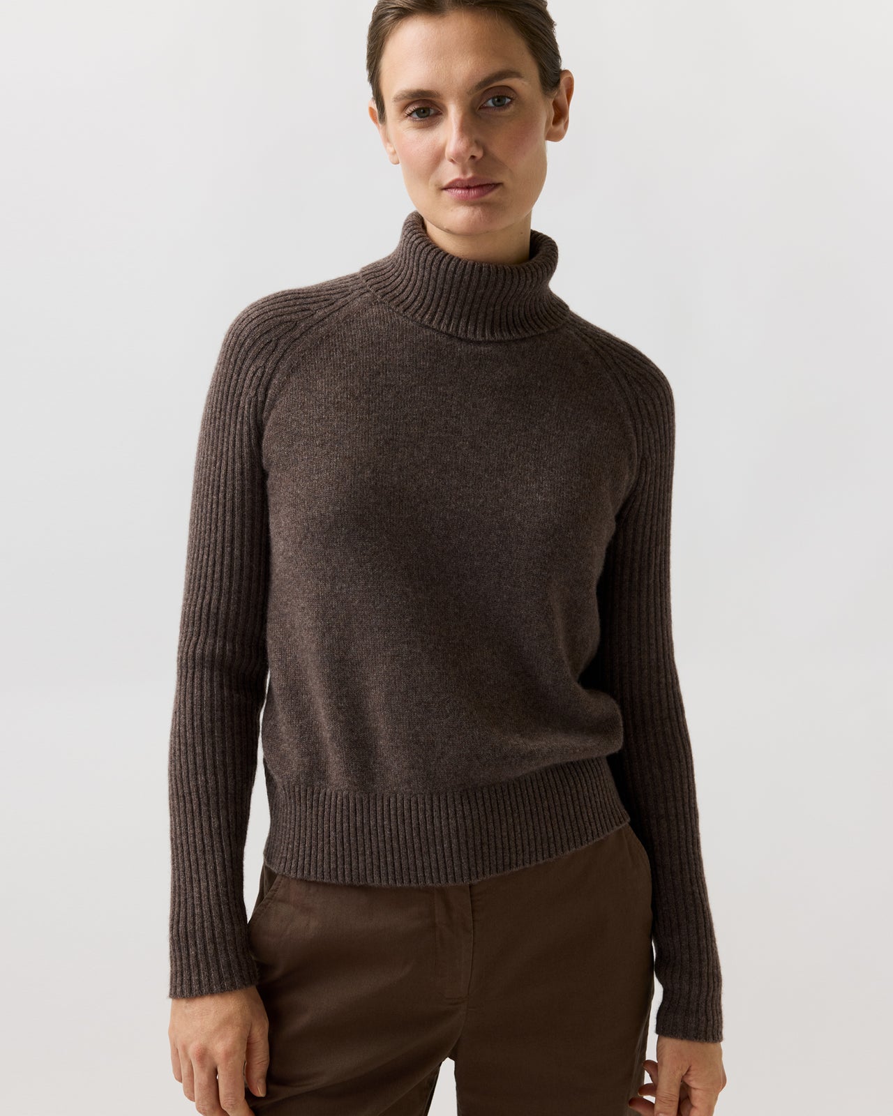 Dakota Turtleneck Sweater in Heather Espresso Cashmere