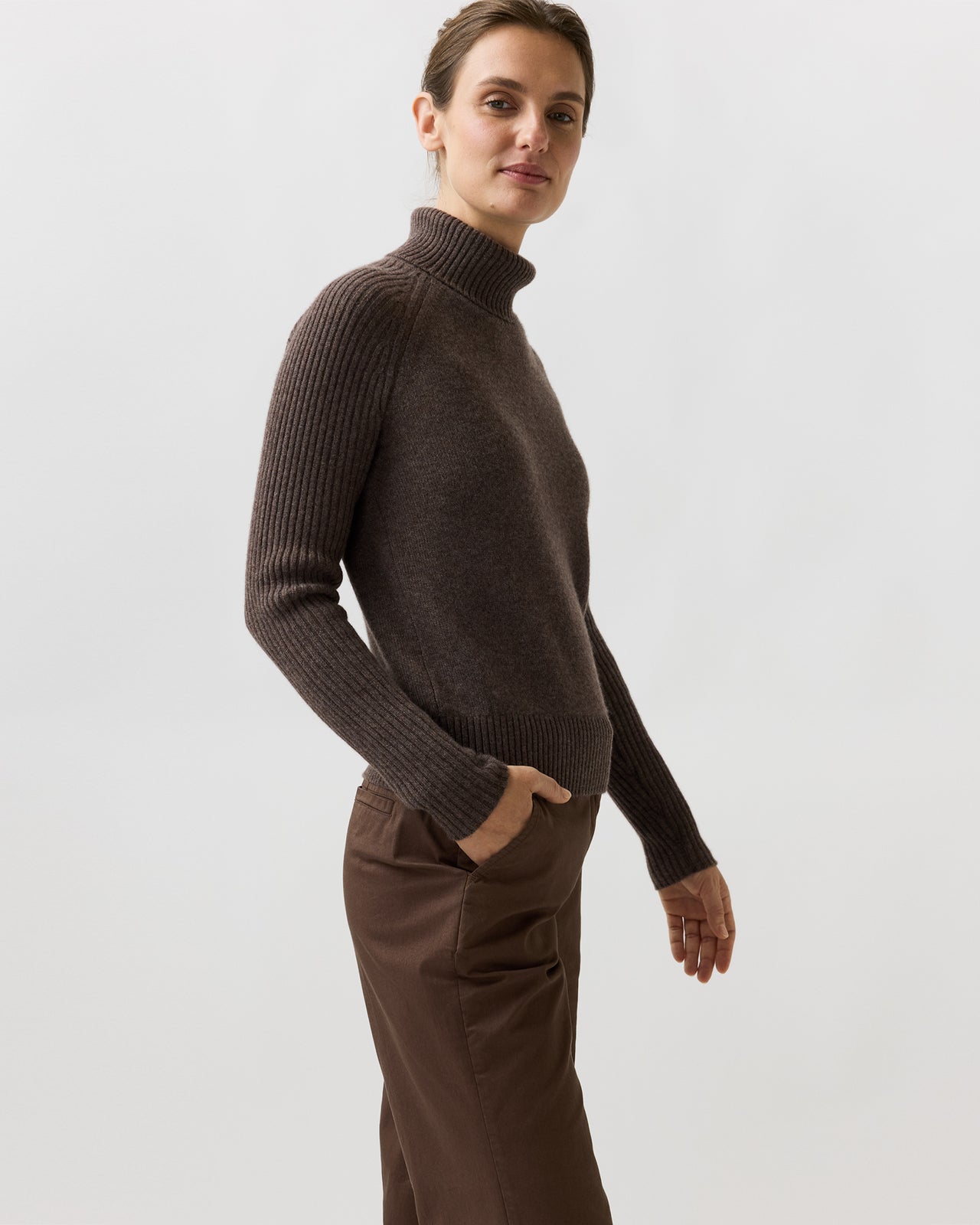 Dakota Turtleneck Sweater in Heather Espresso Cashmere
