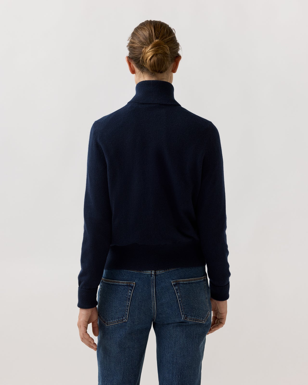 Kit Turtleneck Sweater in Navy Cashmere