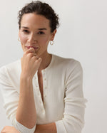 Load image into Gallery viewer, Small Classic Hoop Earrings in Gold
