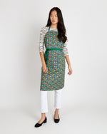 Load image into Gallery viewer, Apron Multi Vita Liberty Fabric

